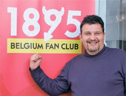 ベルギーサッカー代表サポーター「１８９５」のエリク・レイナルツ会長。