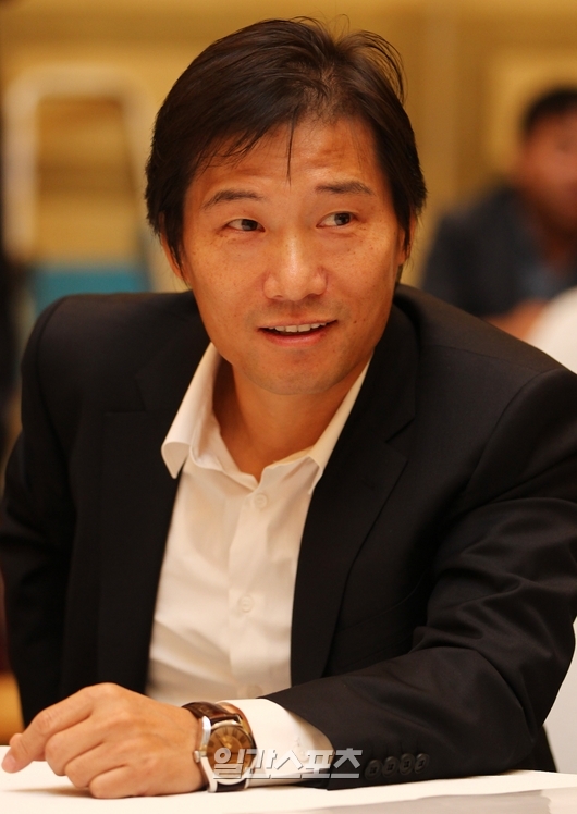 キム・サンホ監督