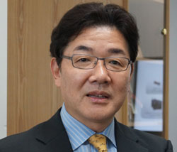 坂井賢司代表