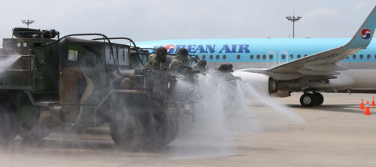 １１日、釜山（プサン）の金海（キムヘ）国際空港で「非常事態対応総合訓練」が実施された。