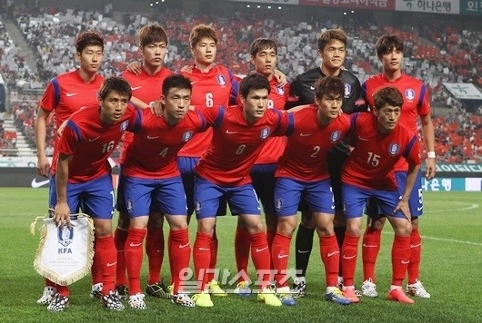 サッカー韓国代表は１８日（韓国時間）、ブラジル・クイアバで行われたブラジルワールドカップ（Ｗ杯）１次リーグＨ組第１戦で、ロシアと１－１で引き分けた。