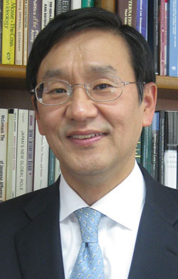 国際海洋法裁判所裁判官に再選された白珍鉉教授。任期は９年で、裁判官は計２１人いる。