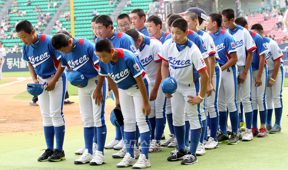 日本を下して国際グループ決勝に進んだ韓国リトル野球代表チーム