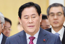 崔ギョン煥（チェ・ギョンファン）経済副首相兼企画財政部長官