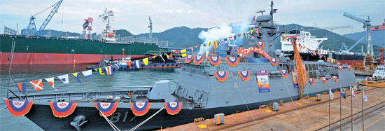 １１日、慶尚南道昌原市鎮海区ＳＴＸ造船海洋で次期護衛艦「光州」の進水式が行われた。