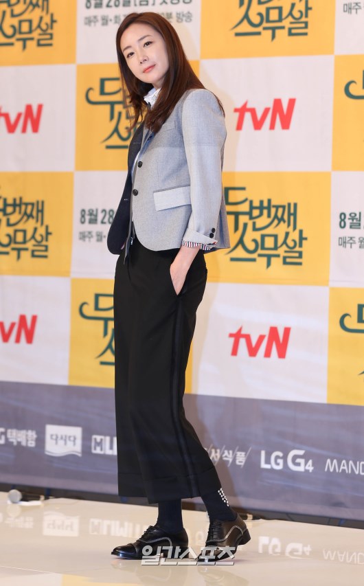 ２５日、ソウルで開かれたｔｖＮドラマ『２回目の二十歳』制作発表会に参加した女優のチェ・ジウ。