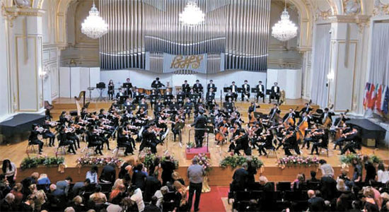 韓国交響楽団として初めてブルックナーフェスティバルに招かれたコリアンシンフォニーがイム・ホンジョン指揮者とともにオーストリア・リンツでデビュー舞台を成功させた。コリアンシンフォニーは今後、さらに活発に欧州ツアーを行うとした。