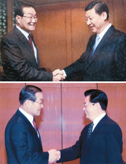 李世基会長の事務室には習近平主席（上）、胡錦濤前主席（下）など中国の歴代指導者と一緒に撮った写真が飾られている。（写真＝李世基元議員）
