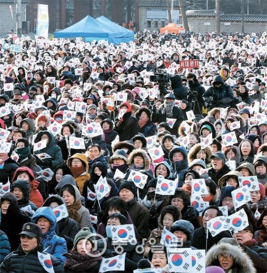 ２４日、「国家安保と北核廃棄のための国民祈祷会および国民大会」がソウル広場で開かれた。