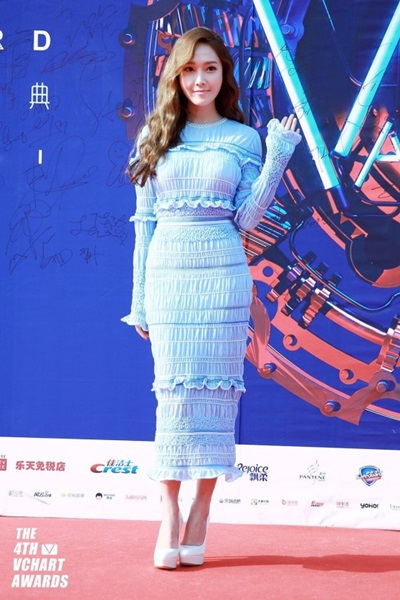 １０日、中華圏最大規模の授賞式「音悦Ｖチャートアワード」レッドカーペットに登場したジェシカ。