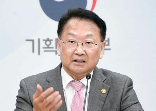 柳一鎬・経済副首相兼企画財政部長官