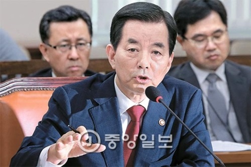 韓民求国防部長官は１１日、国会国防委員会に出席し、ＴＨＡＡＤ配備に関する懸案報告で「７月初めに（ＴＨＡＡＤを）配備ができるという内部の検討を終えた」と述べた。