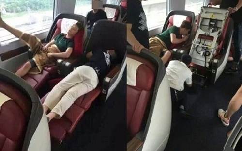 ＢＩＧＢＡＮＧのＶ．Ｉさんが中国の高速列車の中で眠っている様子（一番左、写真＝微博)