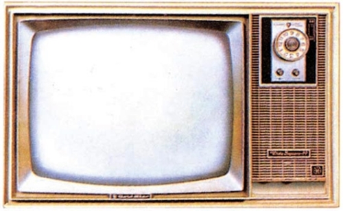 金星社（現ＬＧ電子）が１９６６年に発売した最初の国産白黒テレビ「ＶＤ－１９１」。（写真＝ＬＧ電子）
