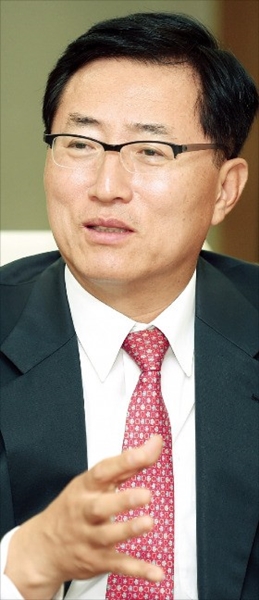 『ワシントンでは韓国が見えない』の著者・崔重卿（チェ・ジュンギョン）元知識経済部長官