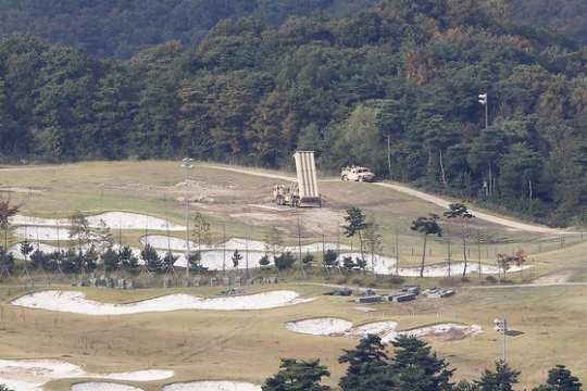慶尚北道星州ゴルフ場に配備された在韓米軍ＴＨＡＡＤ発射台。