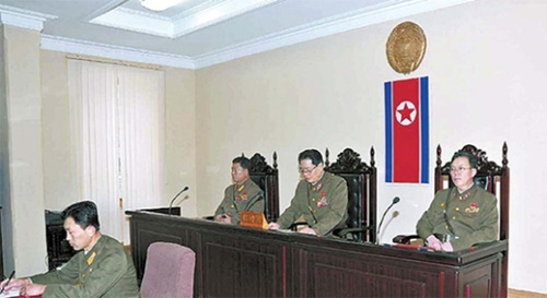 劇場国家・北朝鮮…「血の海」演劇は今こそ幕を下ろすべき
