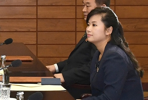 牡丹峰楽団の玄松月団長が１５日、北朝鮮芸術団の平昌冬季五輪への派遣問題を議論した南北実務接触に代表として参加した。（写真＝統一部）