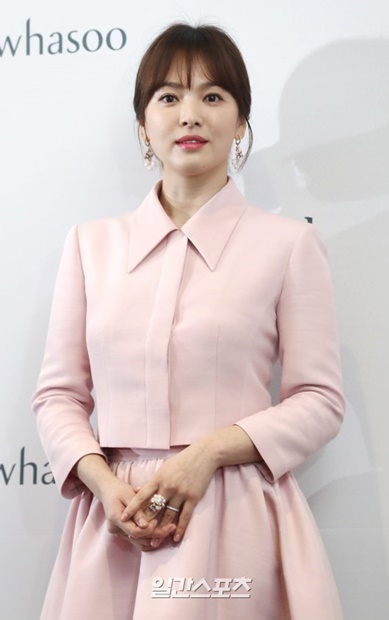 １５日午前、ソウル江南区新寺洞の雪花秀フラッグシップストアで開かれた製品ローンチングイベントに登場した女優ソン・ヘギョ。