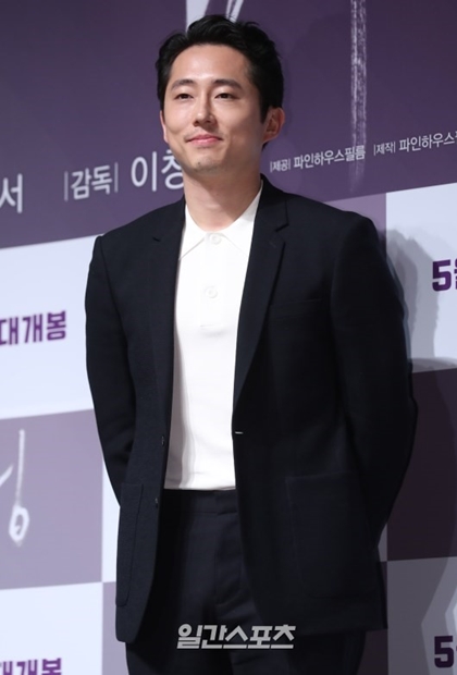 韓国系米国俳優スティーヴン・ユァン