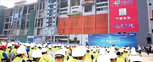 中国ディスプレー企業ＣＳＯＴは昨年１１月、中国深センで第１０．５世代ＬＣＤ工場の一部の施設の上棟式を行った。（ＣＳＯＴ提供）