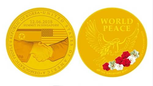 シンガポール造幣局が米朝首脳会談の開催を記念して発行した記念メダル。