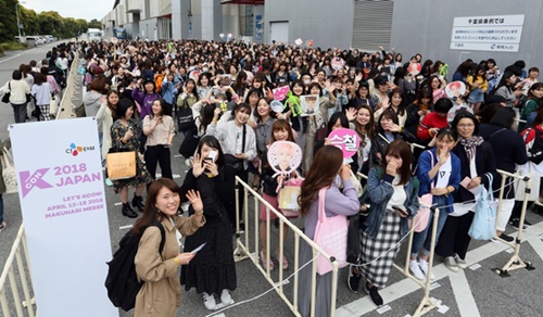 ４月に東京で開催された「ＫＣＯＮ２０１８ＪＡＰＡＮ」に集まった日本人観客（写真＝ＣＪ　ＥＮＭ）