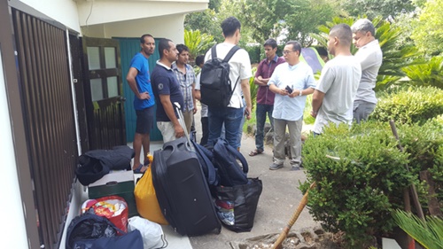 先月１１日、済州市（チェジュシ）のあるホテルから追い出されたイエメン難民申請者たちが仏教団体と済州（チェジュ）出入国外国人庁職員の助けで新しい宿舎に引越した。