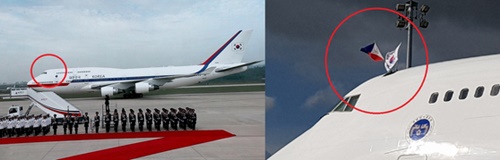 １８日平壌順安空港に着陸した空軍１号機（左）は訪問国の国旗を掲揚した前例とは違い、いかなる国旗も掲げていない。右側は昨年、フィリピン国旗と太極旗をともに掲げてマニラ空港に到着した姿。（写真＝共同取材団）