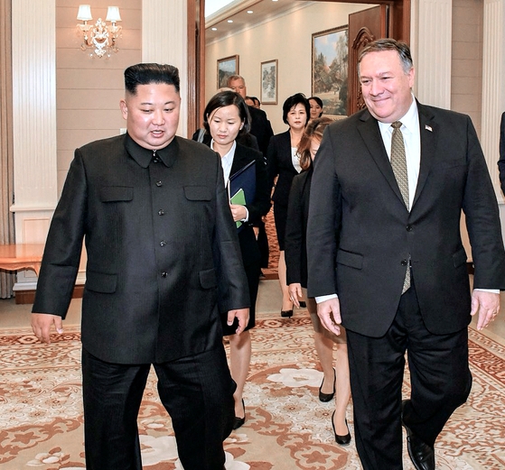 北朝鮮の金正恩国務委員長とポンペオ米国務長官（写真＝ポンペオ長官のツイッター）