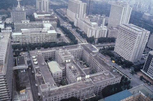 日本官庁街の東京霞ヶ関の政府建物。（写真＝中央フォト）
