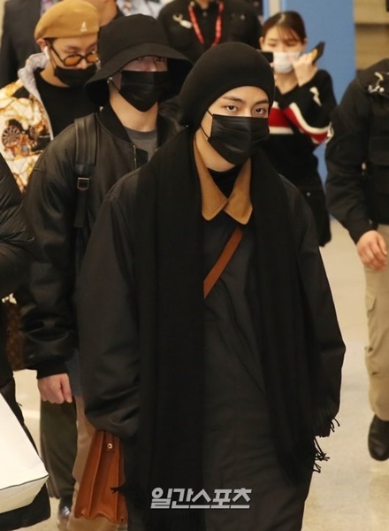 １４日、名古屋ドームで開かれた「Ｌｏｖｅ　Ｙｏｕｒｓｅｌｆ」コンサートを終えて仁川国際空港第２ターミナルを通じて入国している防弾少年団