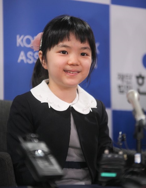 日本最年少プロ棋士になる仲邑菫さん（写真＝サイバーｏｒｏ）