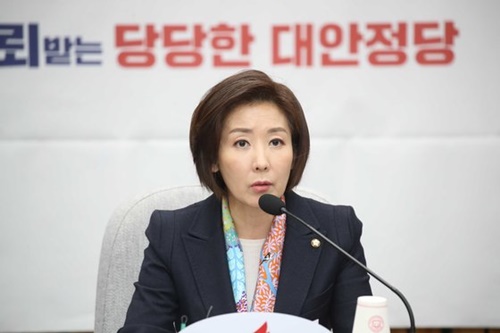 自由韓国党の羅卿ウォン（ナ・ギョンウォン）院内代表