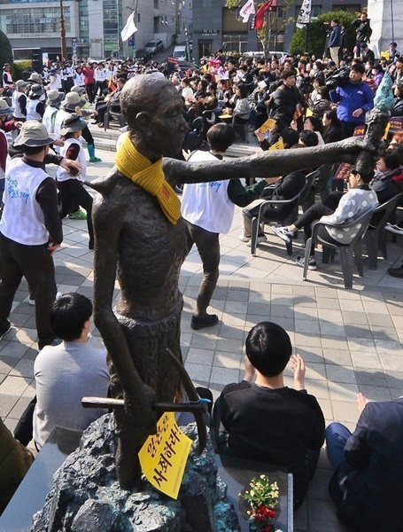 釜山労働者像建立特別委員会が設置しようとしている強制徴用労働者像。