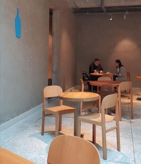 ５月３日、ソウル聖水洞でオープンした「ブルーボトルコーヒール」１号店