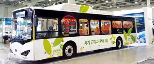 中国電気自動車メーカーＢＹＤのＥＶバス「ｅバス－１２」。このバスは昨年６月、現代自動車と宇進（ウジン）産電 、エジソンモータースなど韓国自動車メーカーをおさえて大田（テジョン）市の市内ＥＶバスのモデル事業車両に採択された。（写真提供＝ＢＹＤ）