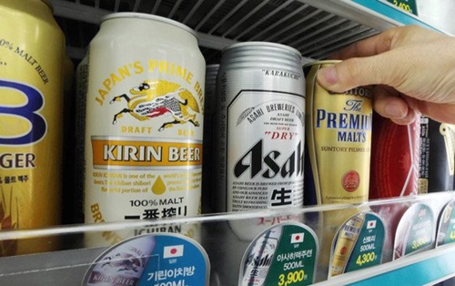コンビニエンスストアの日本ビール。アサヒビールが昨年に続いて今年も販売トップを維持している。（写真＝中央日報）