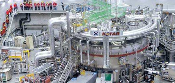 大田（テジョン）国家核融合研究所の韓国型核融合装置ＫＳＴＡＲ。［フリーランサー　キム・ソンテ］