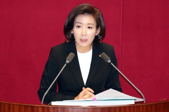 韓国野党「自由韓国党」の羅卿ウォン院内代表が２９日、国会で交渉団体代表演説を行っている。ビョン・ソング記者