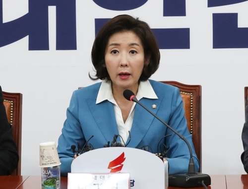 自由韓国党の羅卿ウォン（ナ・ギョンウォン）院内代表