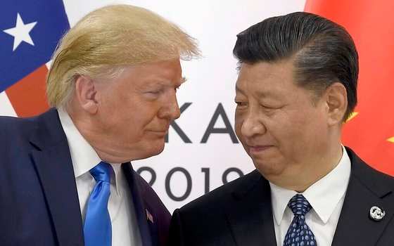 米国のドナルド・トランプ大統領（左）と中国の習近平国家主席。