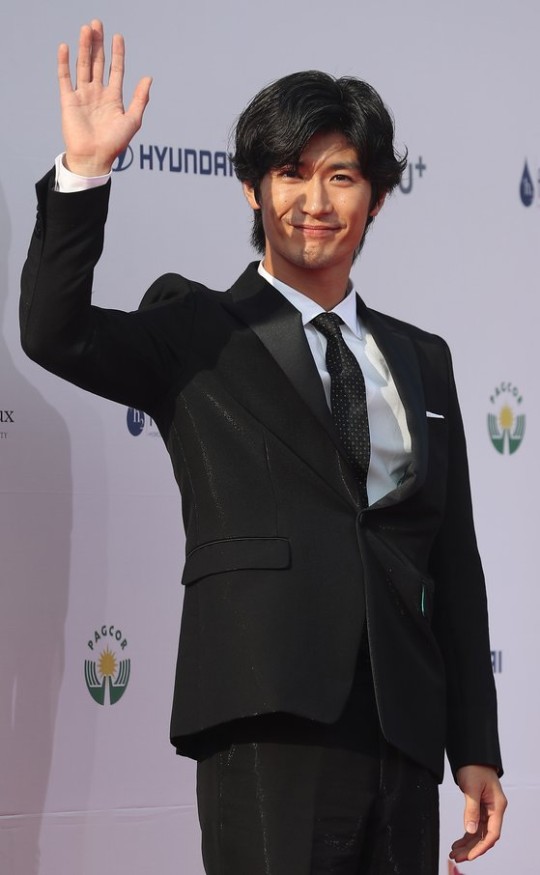 昨年韓国でアジアスター賞を受けた俳優の三浦春馬さん 遺体で発見 Joongang Ilbo 中央日報