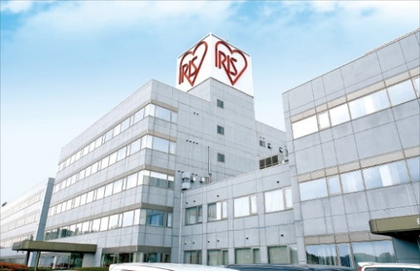 月間１億５０００万枚のマスクを生産するアイリスオーヤマ宮城県角田工場。
