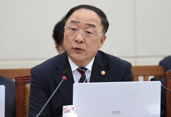 韓国の洪楠基経済副総理