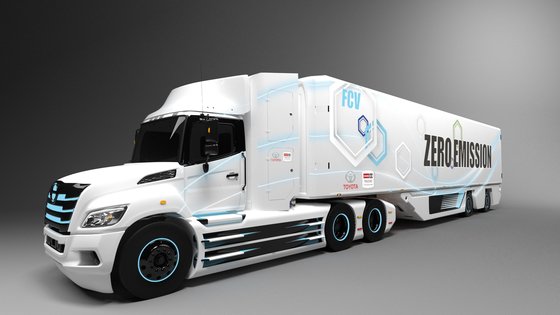 トヨタと子会社の日野自動車が共同で開発したクラス８水素電気トラック。北米市場で大陸横断用ディーゼルトラックを代替するために開発した。［写真　トヨタ］