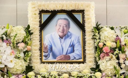 ソン・ジェホさんの葬儀室がソウル江南区サムスンソウル病院葬儀場に用意された。ソン・ジェホさんは７日午後６時、持病で死去した。享年８３歳。出棺は１０日午前に予定された。［写真　共同取材団］