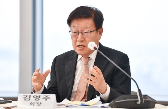 韓国貿易協会の金栄柱会長が２日、第５７回貿易の日記念記者懇談会で発言している。