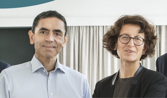 ファイザーとともに新型コロナワクチンの開発に成功したビオンテックの共同設立者、ウグル・サヒン（左）－オーザム・トリジャ（右）夫婦。２人は３０年以上にわたってがん治療を研究してきた。［ビオンテック　ホームページ　キャプチャー］
