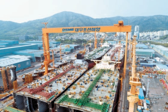 大宇造船海洋の巨済（コジェ）造船所第１ドック。韓国造船海洋は２８日、中国規制当局が韓国造船海洋と大宇造船海洋の企業結合を承認したと明らかにした。［写真　大宇造船海洋］